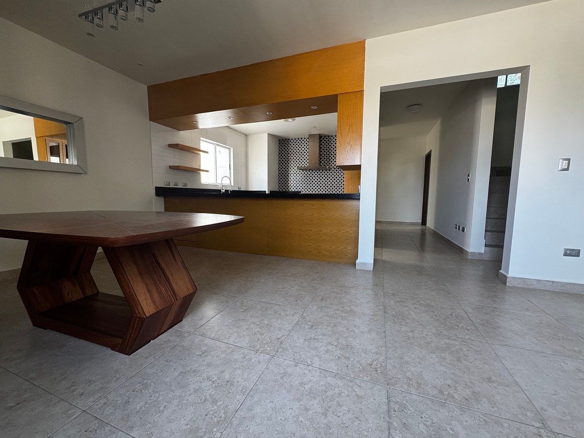 Casa em Colinas del Valle, Monterrey, foto 2 de 16