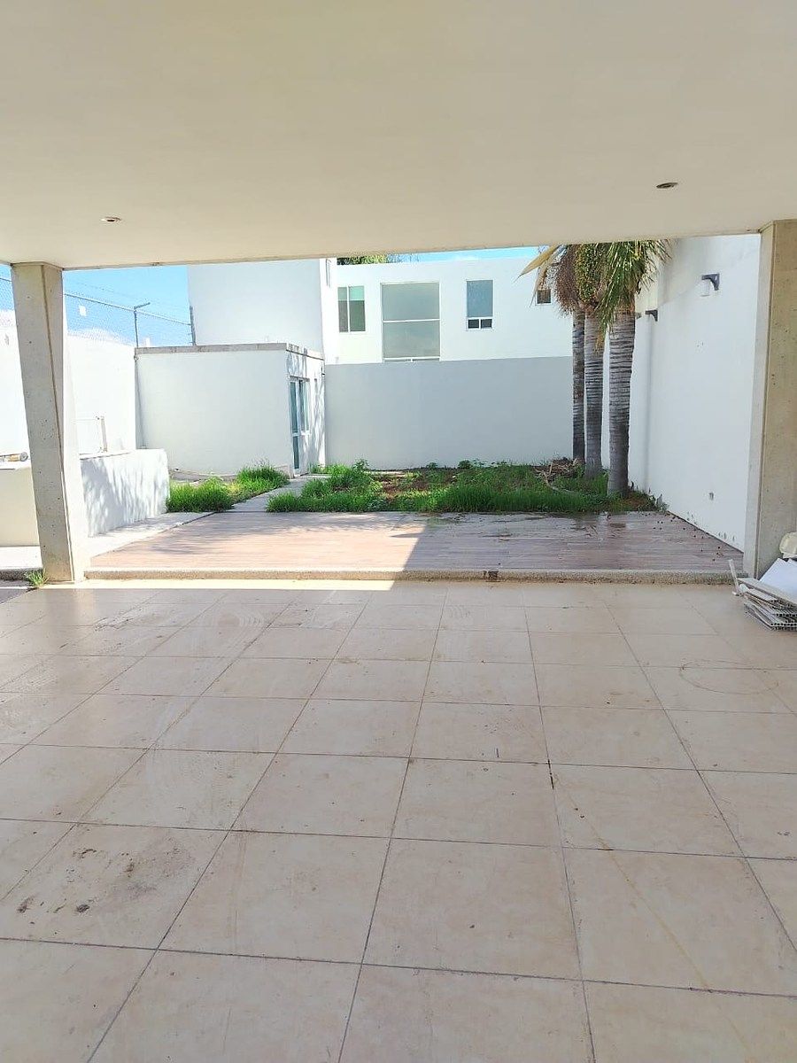 Terreno en venta en Misión de Santa Fe, photo 1 of 4