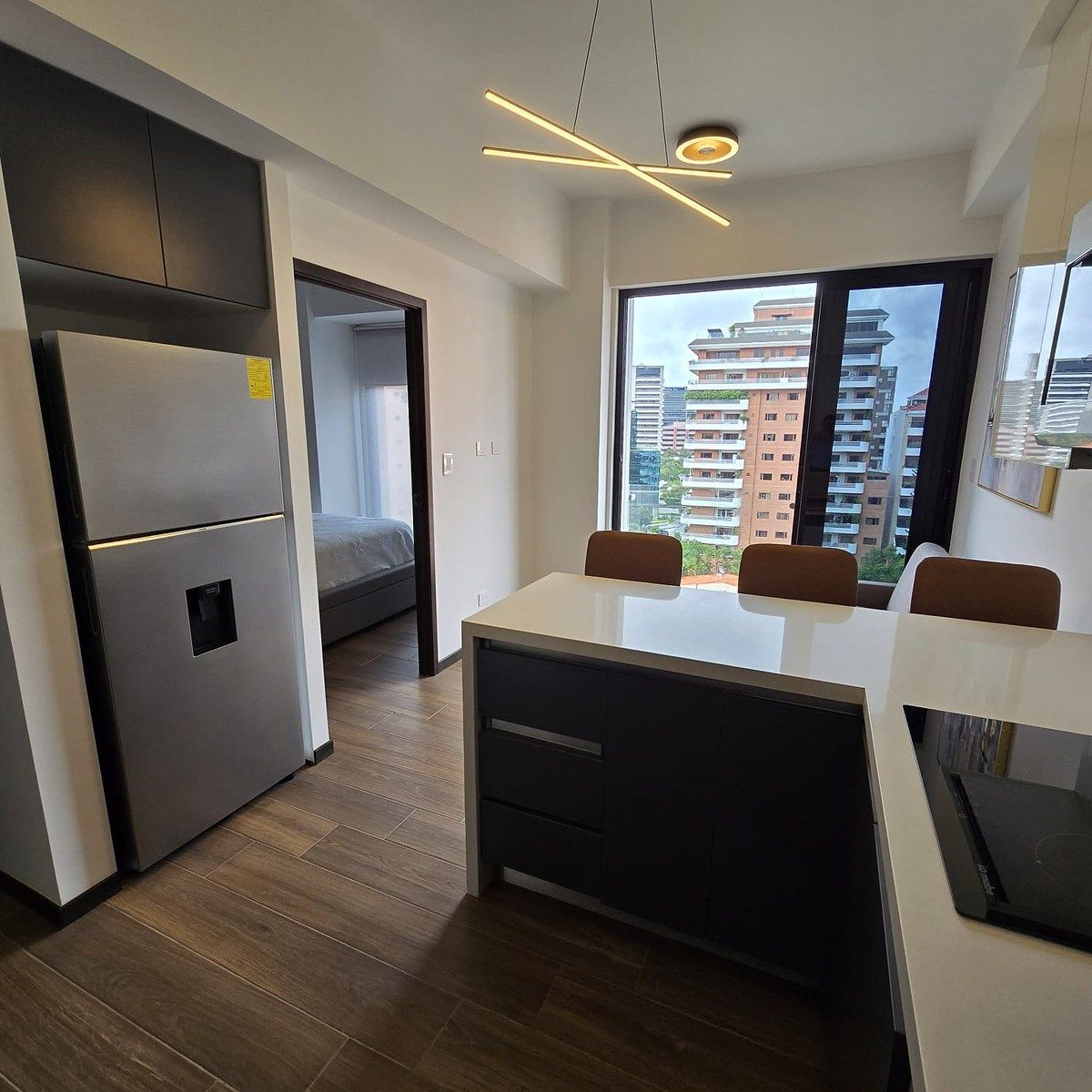 Apartamento en RENTA / Edificio Casa Ignacio Zona 10 - Image 1
