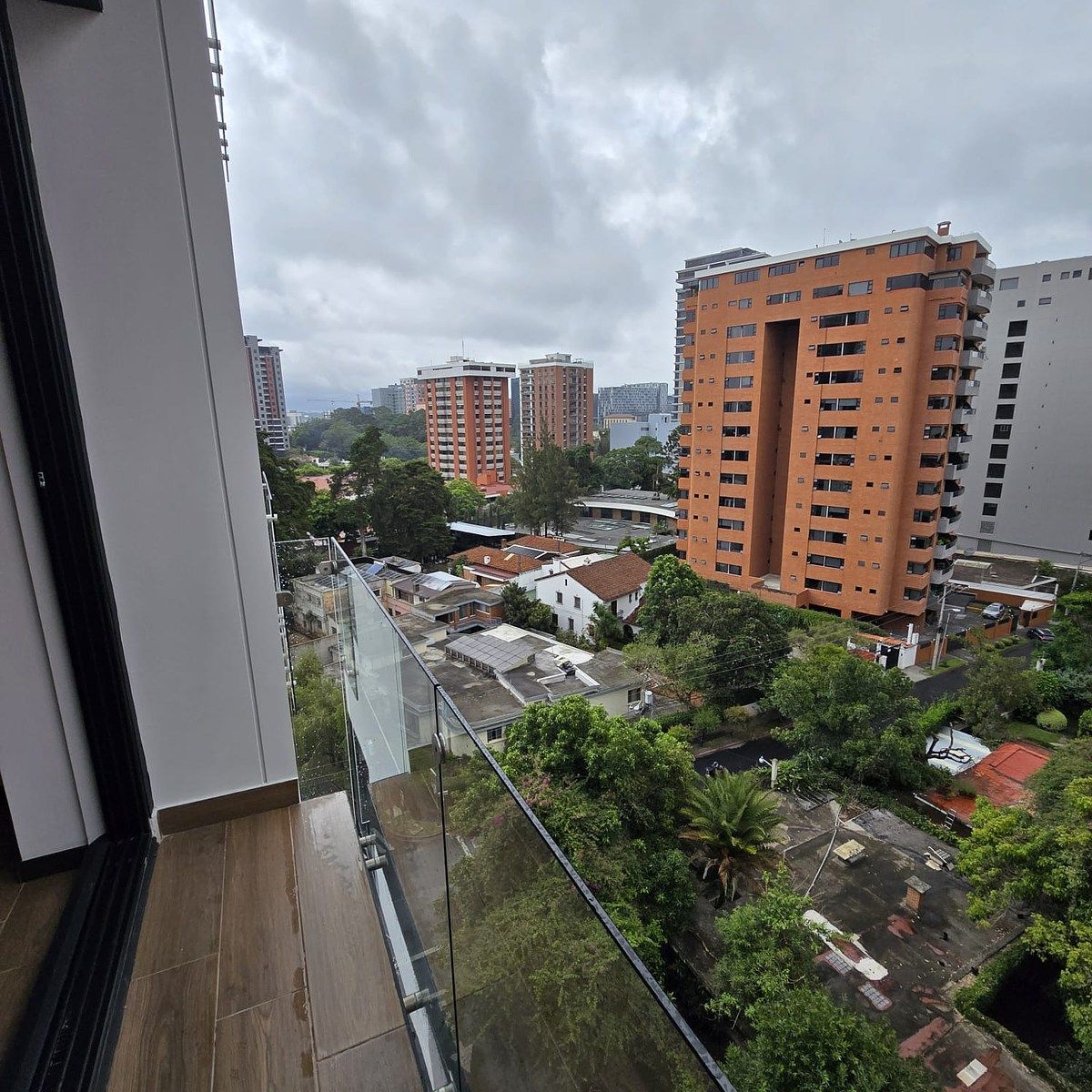 Apartamento en RENTA / Edificio Casa Ignacio Zona 10 - Image 5