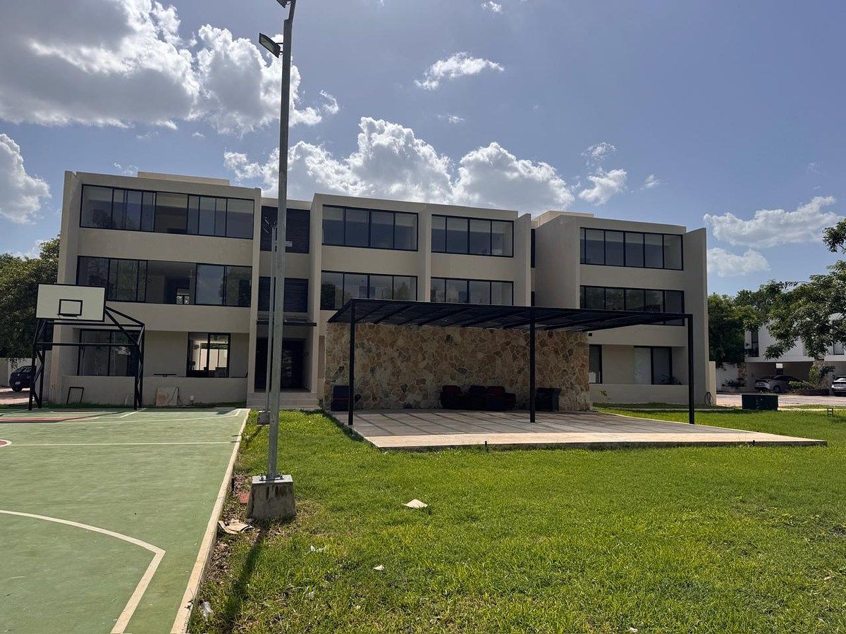 Departamento semiamueblado RENTA en Chuburna c/terraza y piscina en planta baja, foto 1 de 8