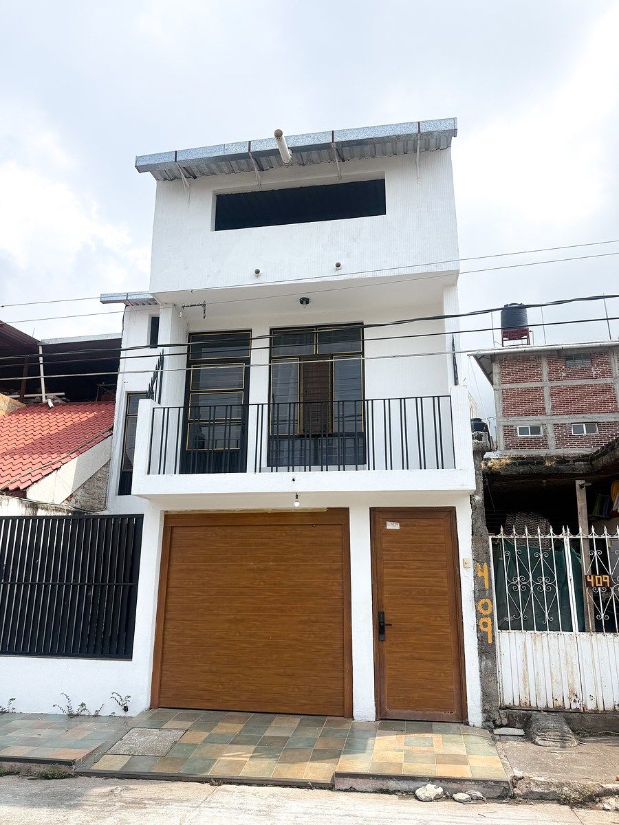 HOUSE - 5th of February Street in Los Reyes, photo 1 of 19