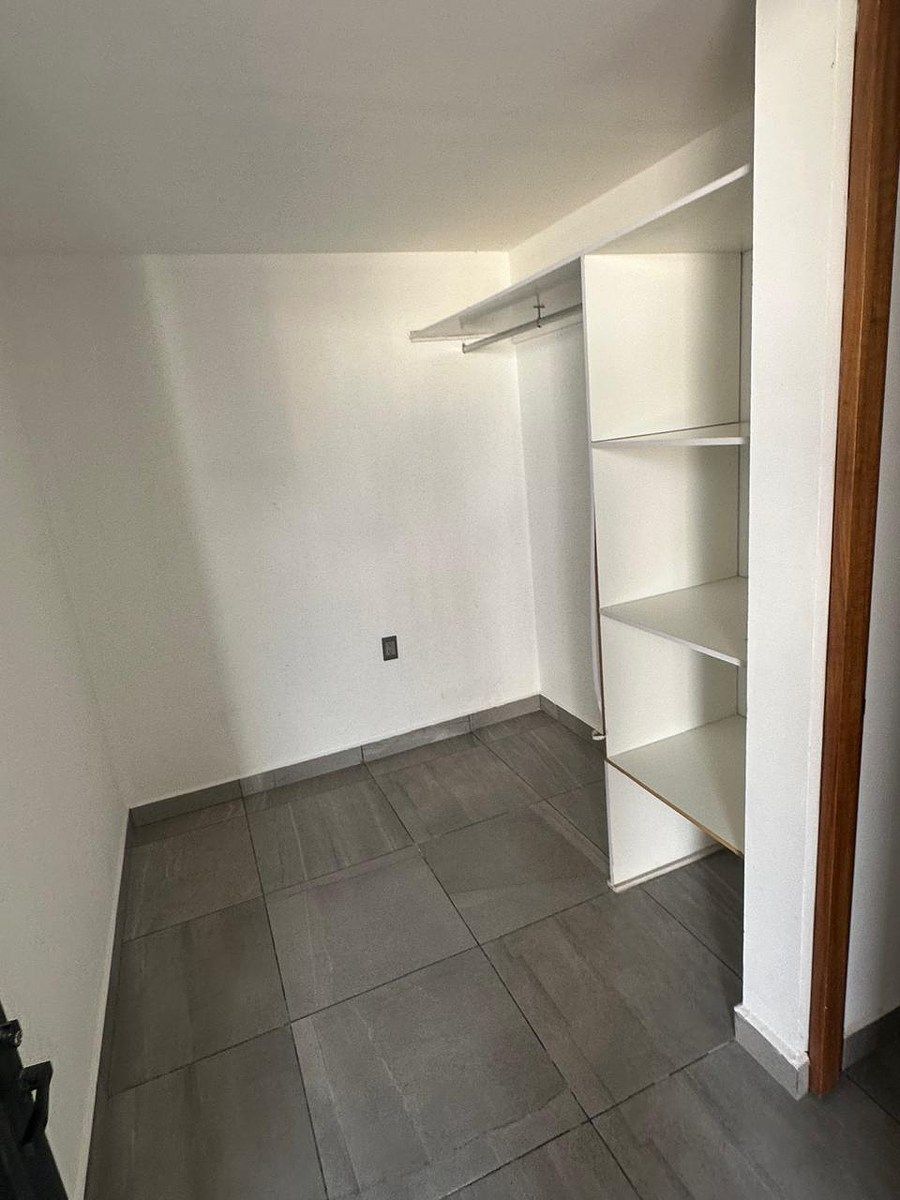 Cuarto de servicio con baño, foto 15 de 16