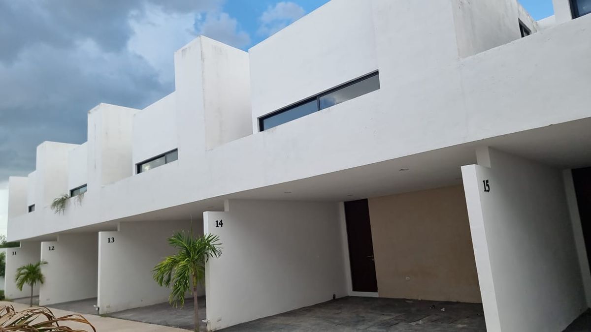 SE RENTA CASA 2 RECÁMARAS AMUEBLADO EN PRIVADA TEMOZÓN MÉRIDA YUCATÁN, foto 1 de 24