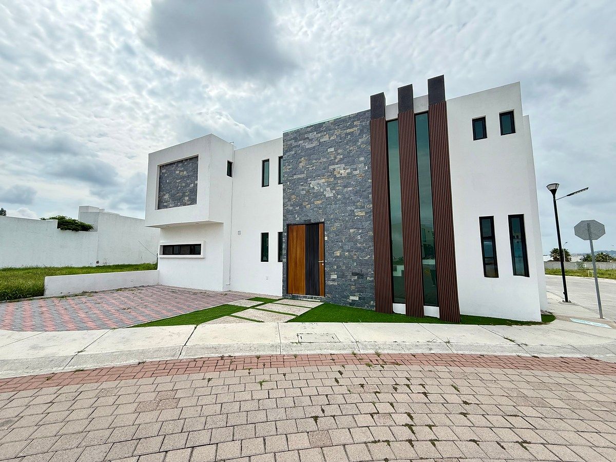 OSAKA HOUSE - TARAY ROYAL CLUB, photo 1 of 29