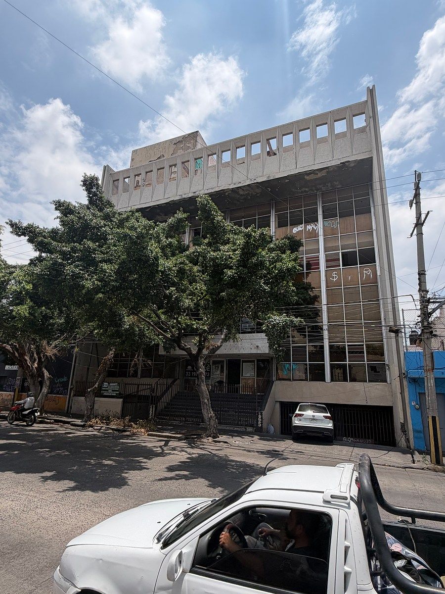 🏥 Edificio Ideal para Hospital Privado o Clínica de Especialidades | 3,204 m², foto 1 de 23