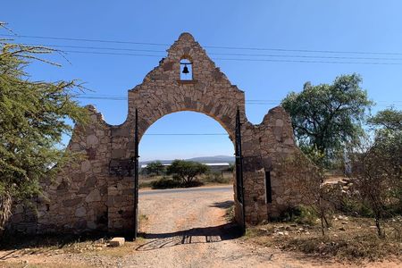 AR-Terreno rústico de 3953 m2 à venda – Mineral de Pozos, Guanajuato