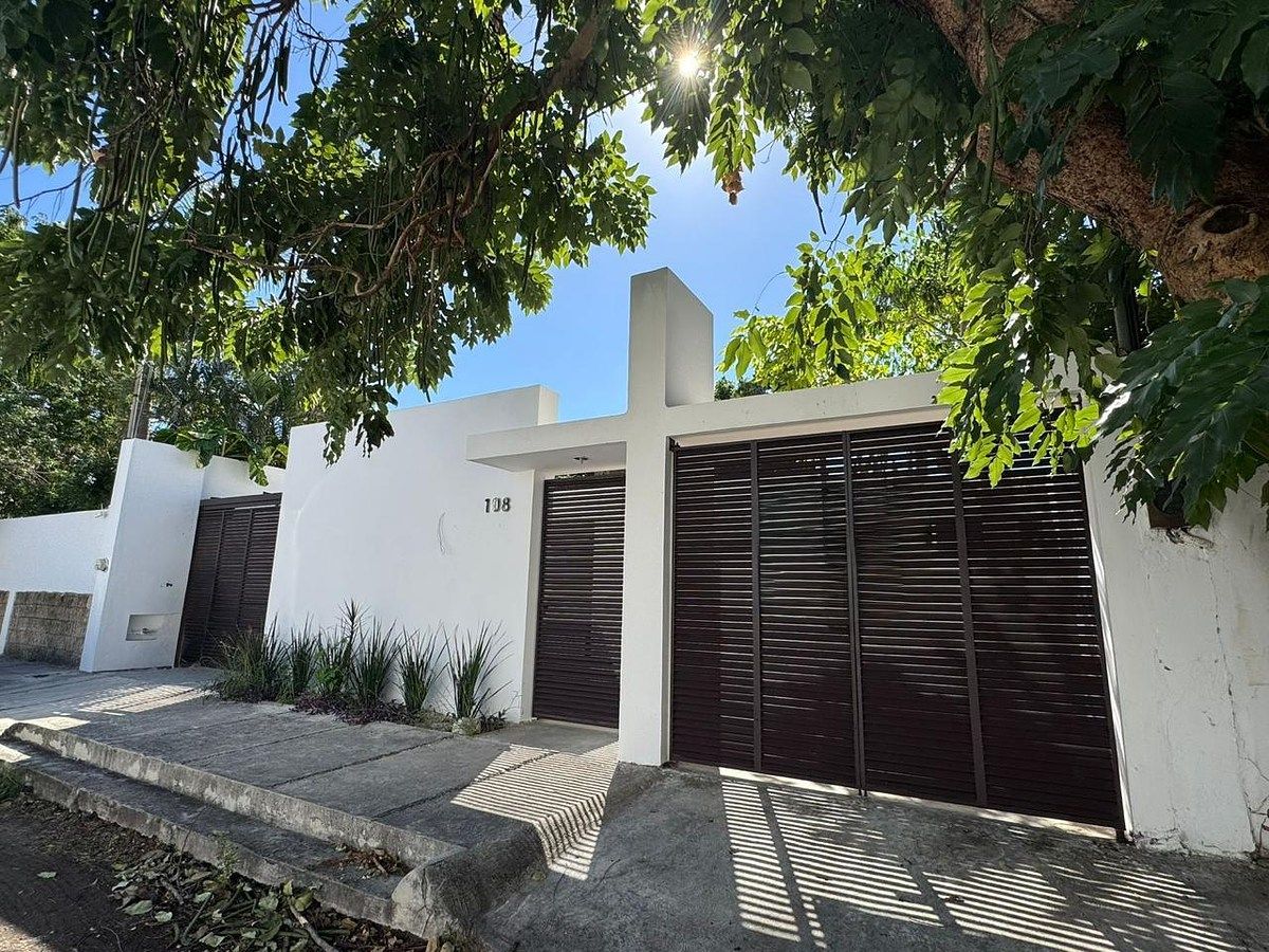 SINGLE STORY HOUSE IN NORTH MEXICO, photo 1 of 10