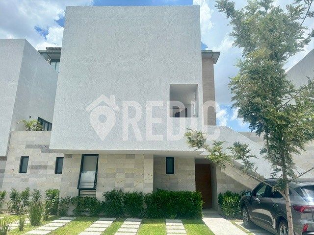 TOWN HOUSE EN RENTA EN JURIQUILLA, photo 1 of 27