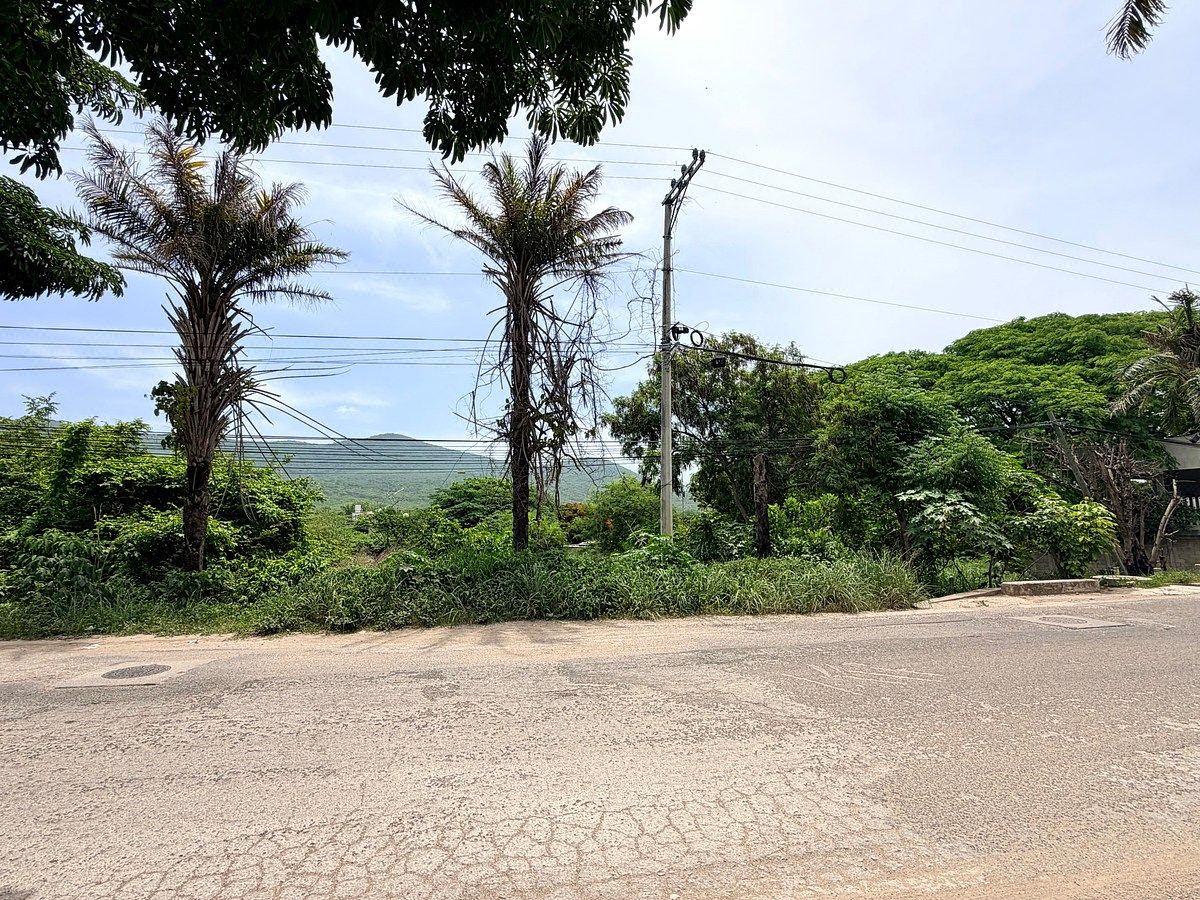 Se VENDE terreno sobre carretera al Sabino con escritura pública., photo 1 of 7