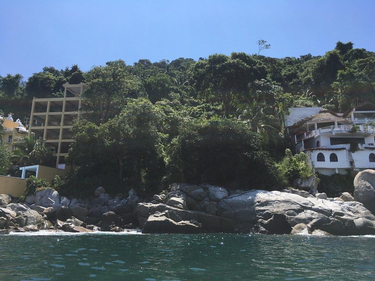 Terreno en Venta a Pie de la Playa, Barra de Navidad, foto 1 de 8