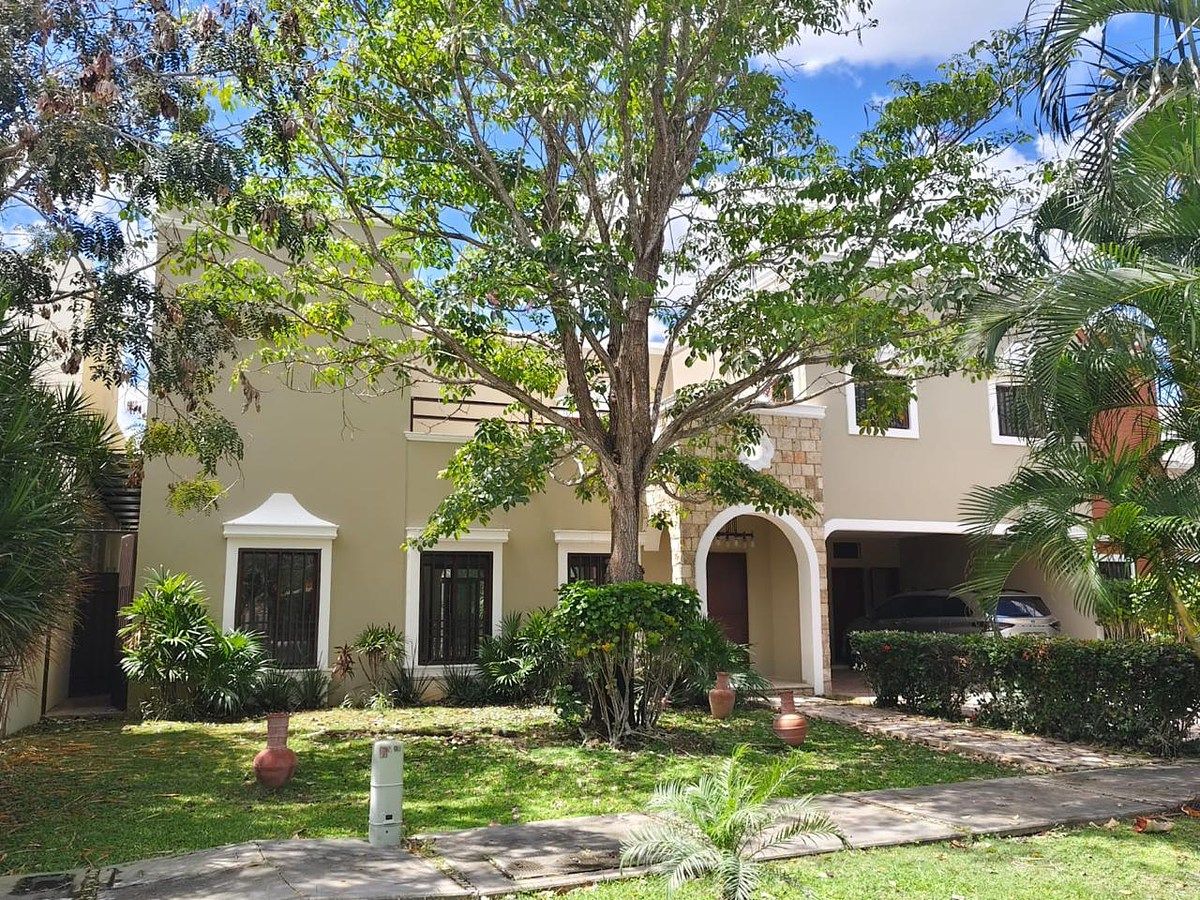 Casa en Renta en Las Fincas | 4 Recámaras | Alberca, foto 1 de 43