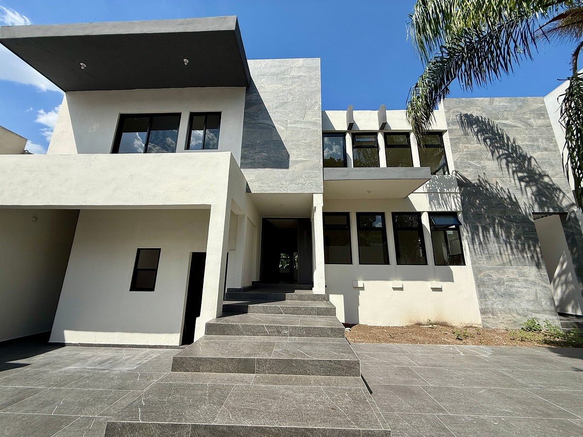 Casa REMODELADA en Las Brisas, foto 1 de 23