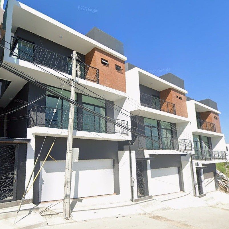 MODERN AND SPACIOUS RESIDENCE NEAR LANDMARK, photo 1 of 25