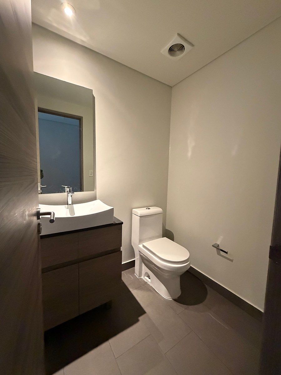 Baño Visitas, foto 7 de 27