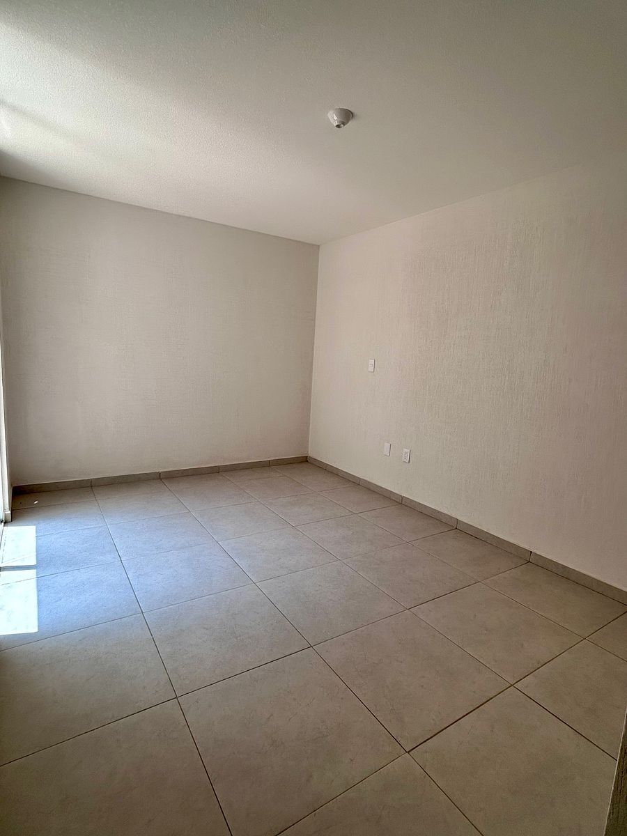 Sala, photo 8 of 12