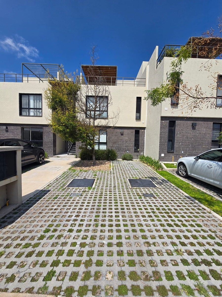 DEPTO CON ROOF GARDEN EN ZAKIA