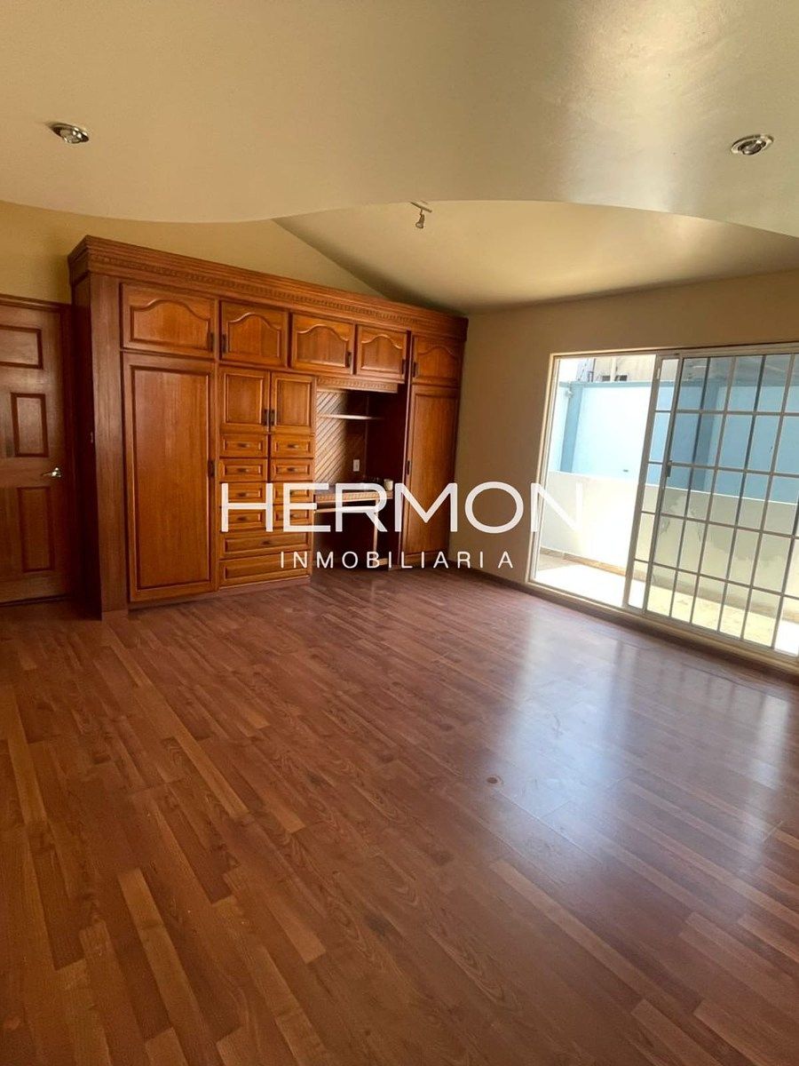 CASA EN RENTA   UNA CUADRA DEL BLVD. DIAZ ORDAZ, foto 1 de 12