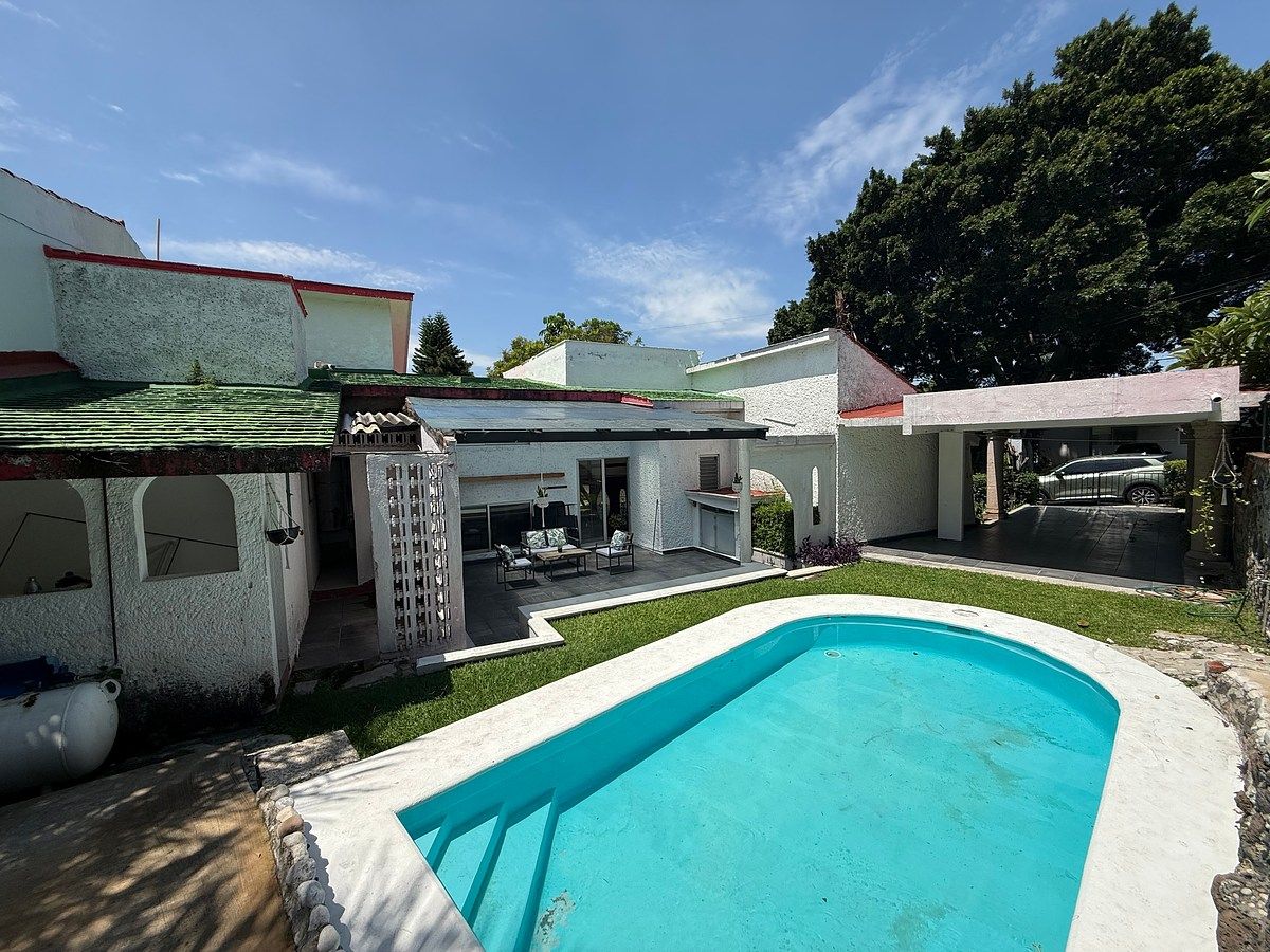 Venta o renta con o sin muebles casa en lomas de Cocoyoc, foto 1 de 50