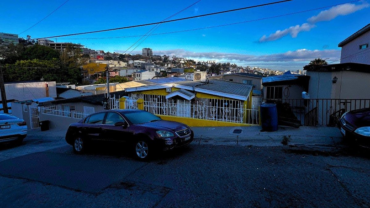 House in Los Olivos, Tijuana, photo 2 of 2