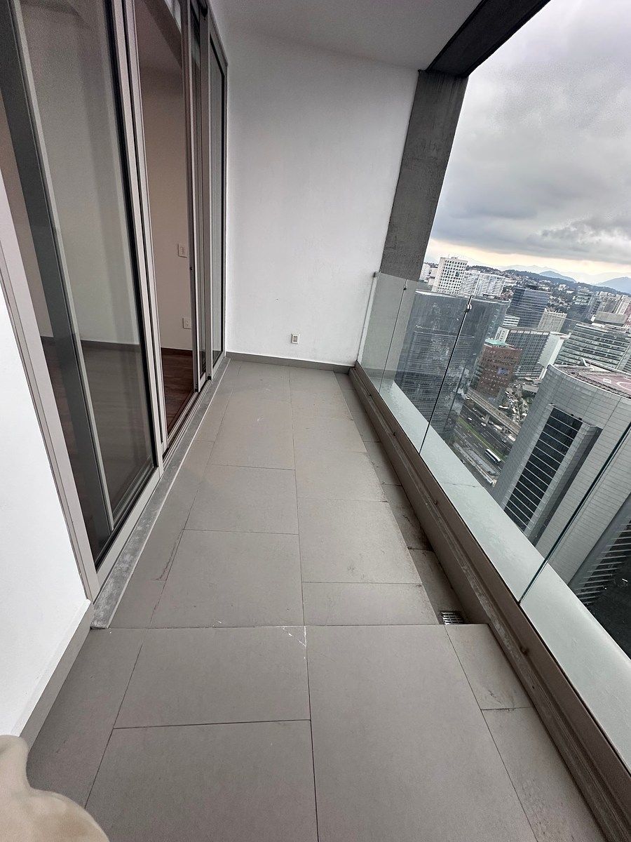 Renta departamento sobre la av Sta Fe vista espectacular, foto 1 de 41