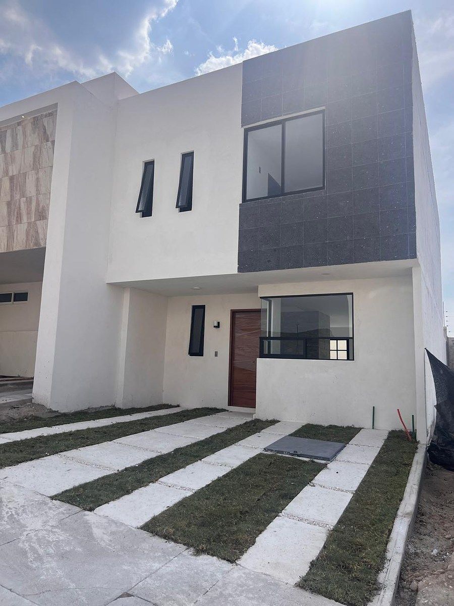 CASA EN VENTA EN CAPITAL SUR, foto 1 de 24