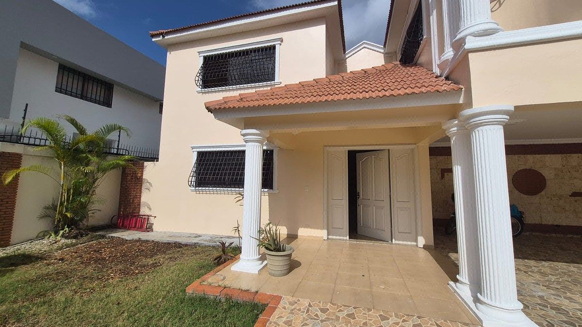 Casa en Alquiler en Las Praderas, 4 hab, foto 1 de 18
