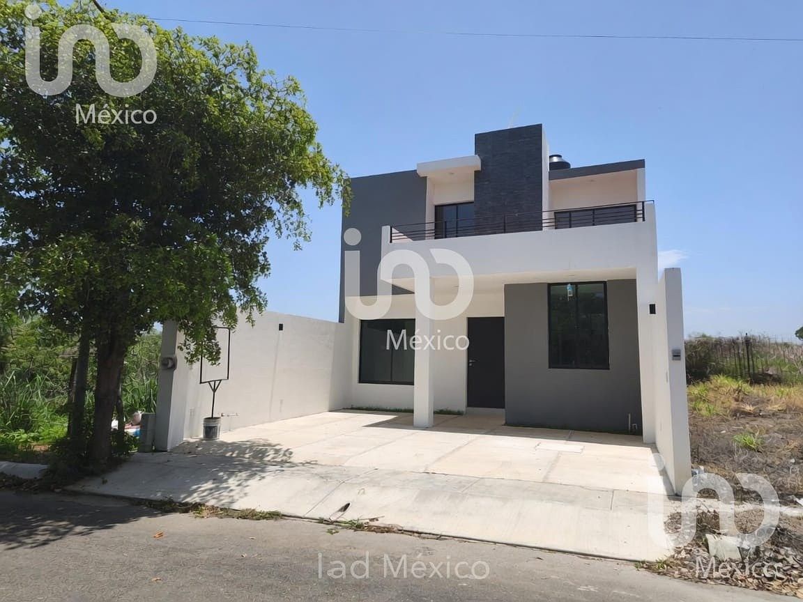 Venta de Casa en las Lagunas en Villa de Álvarez, foto 1 de 26