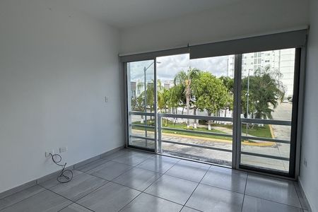 Casa en Venta | Privada sobre Av. Huayacán, Residencial Astoria Cancún
