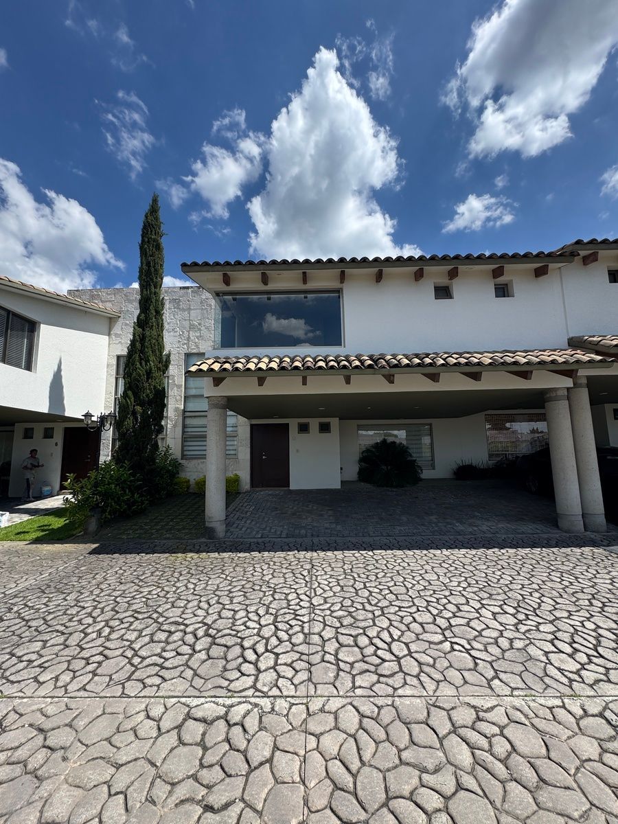 Casa en VENTA en Pedregal del Bosque, foto 1 de 45