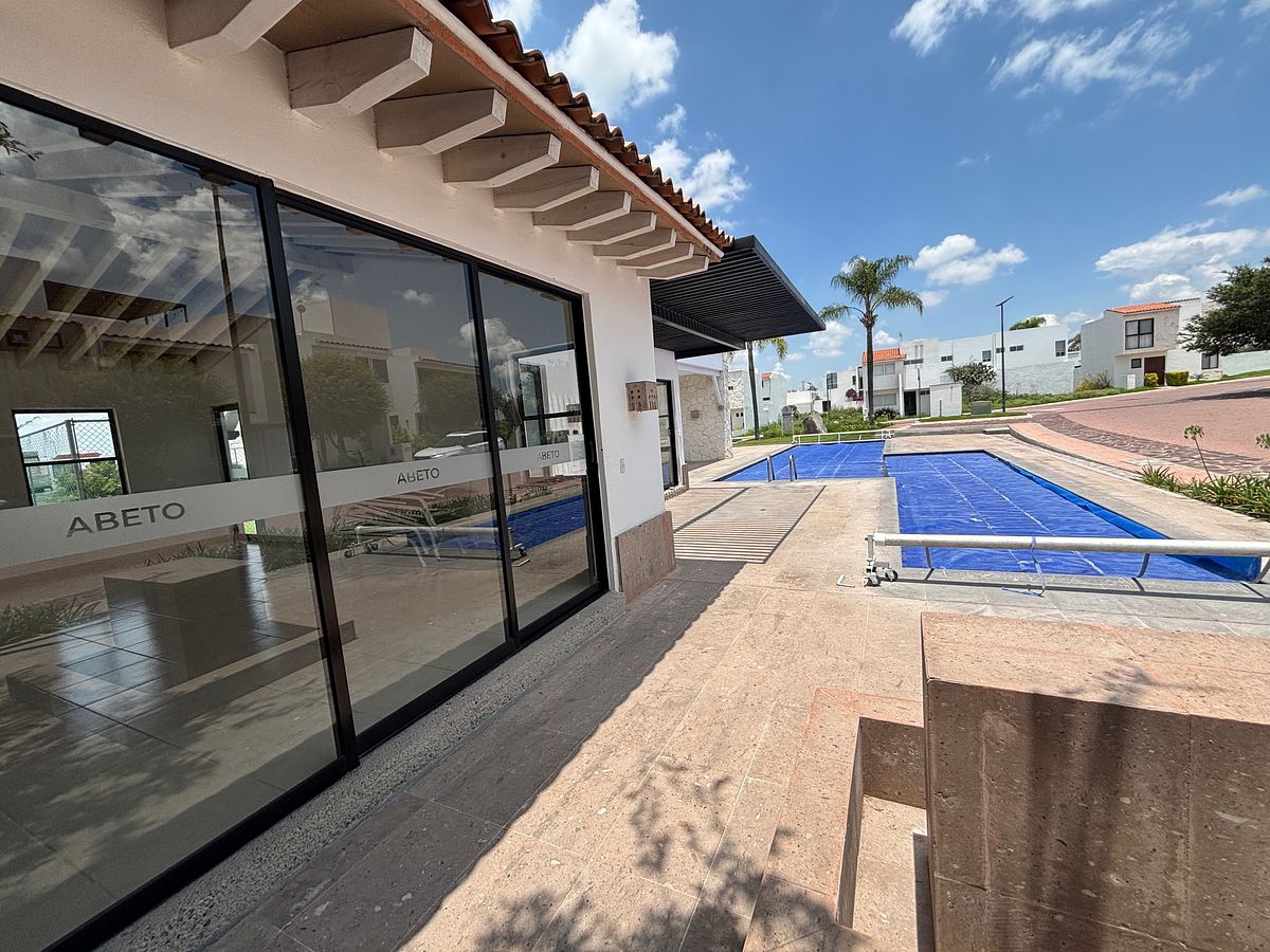 House in Gated Community in Ciudad Maderas Residencial Querétaro, El Marqués, photo 3 of 13