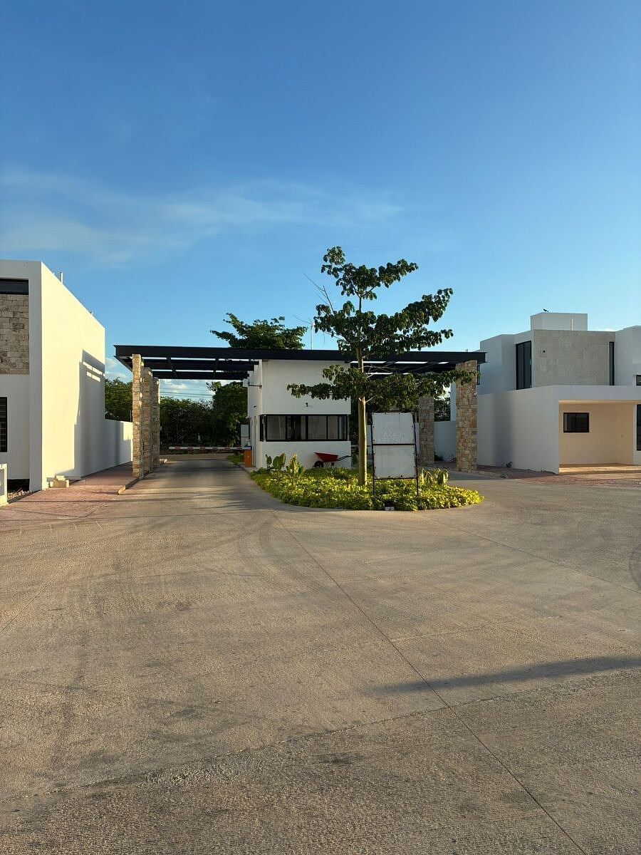 Casa en Venta en Privada Capri en Cholul Yucatán, foto 1 de 29