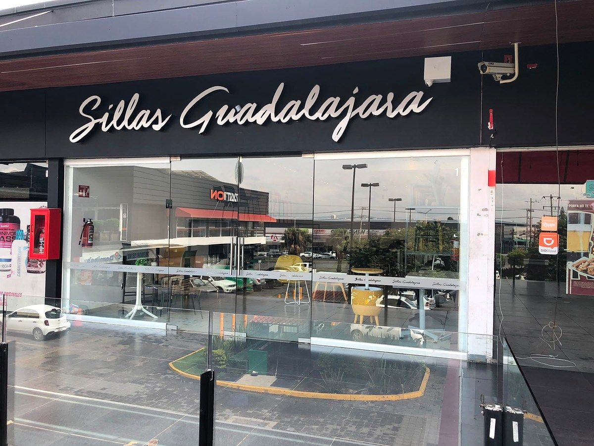 Local Comercial en Renta en Juan Gil Preciado, Dentro de Plaza Ubika, foto 1 de 19