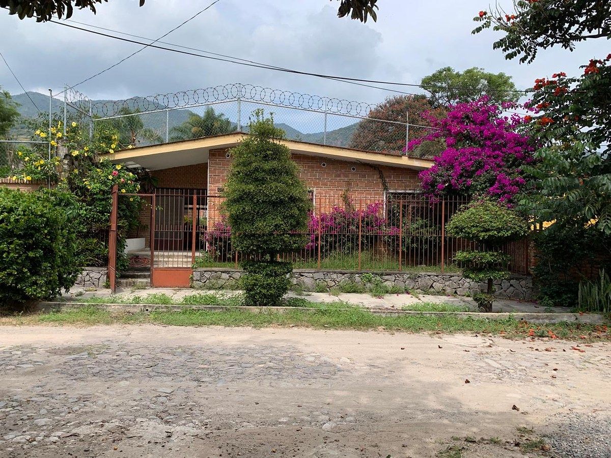 House for sale in Ajijic Center, photo 1 of 50