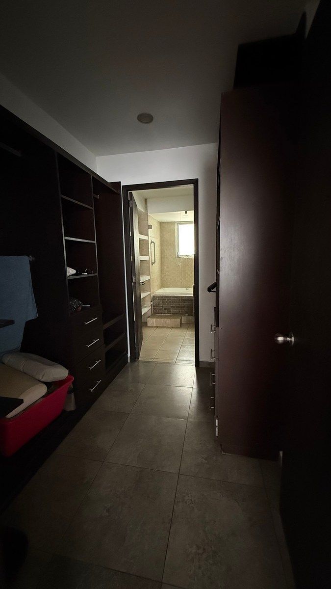 walkin closet de la principal, foto 14 de 25