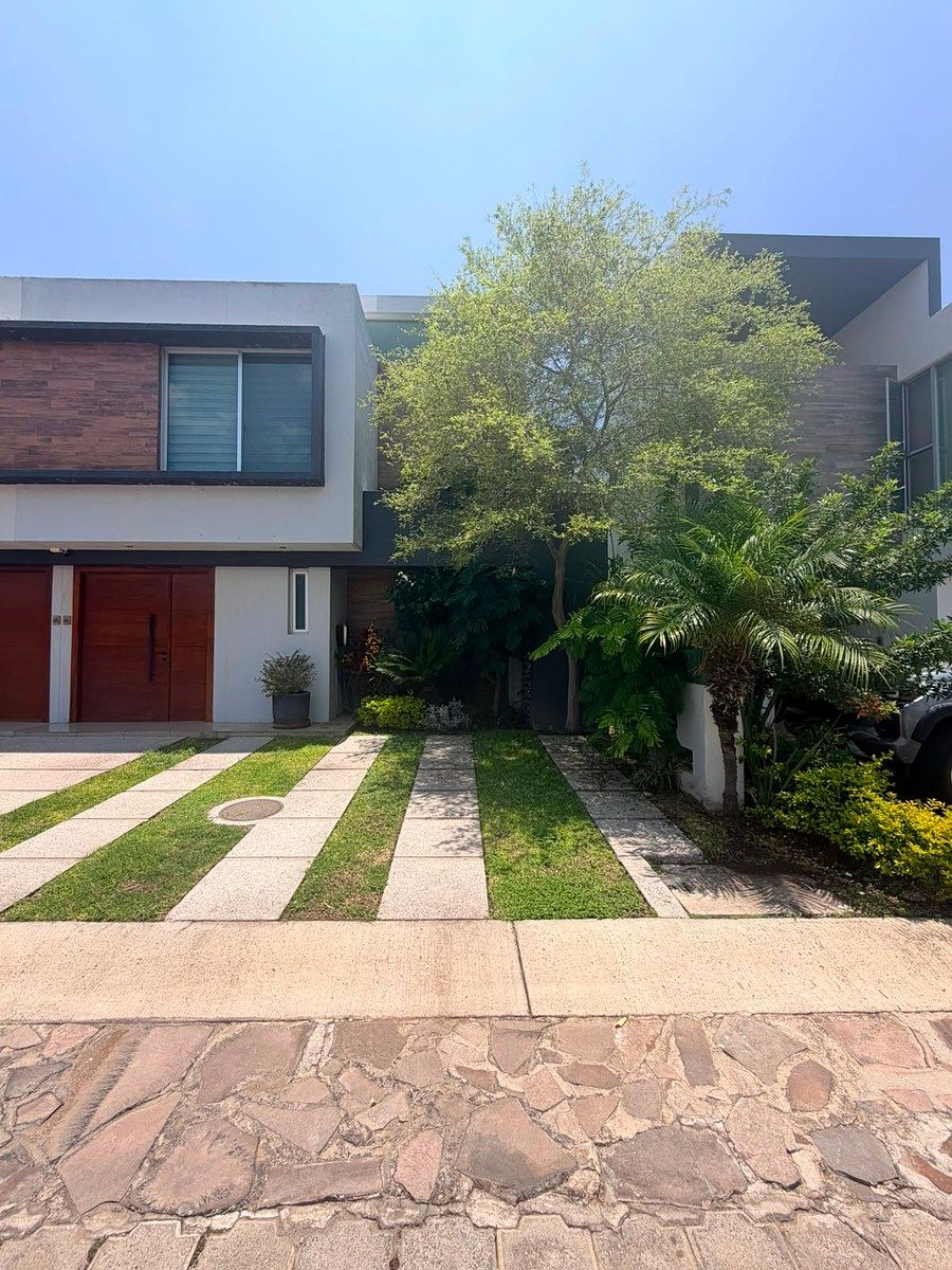 San Ignacio House, photo 1 of 13