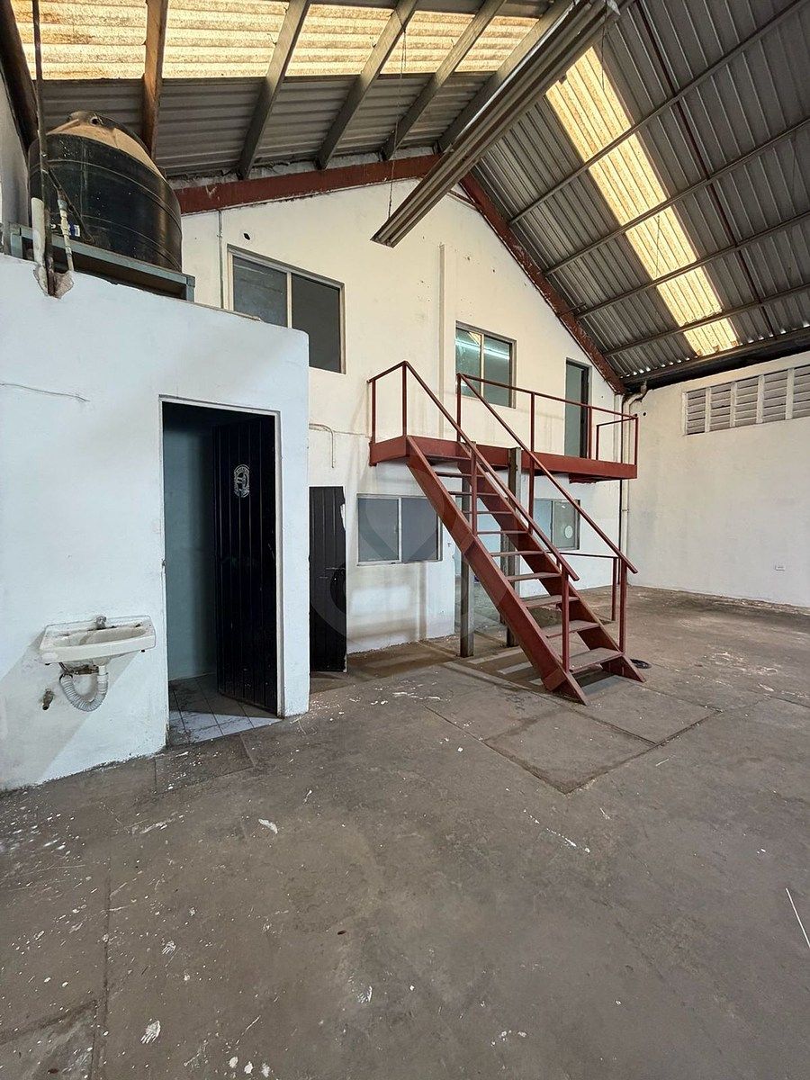 Bodega comercial en Chichi Suárez, Mérida, foto 2 de 11