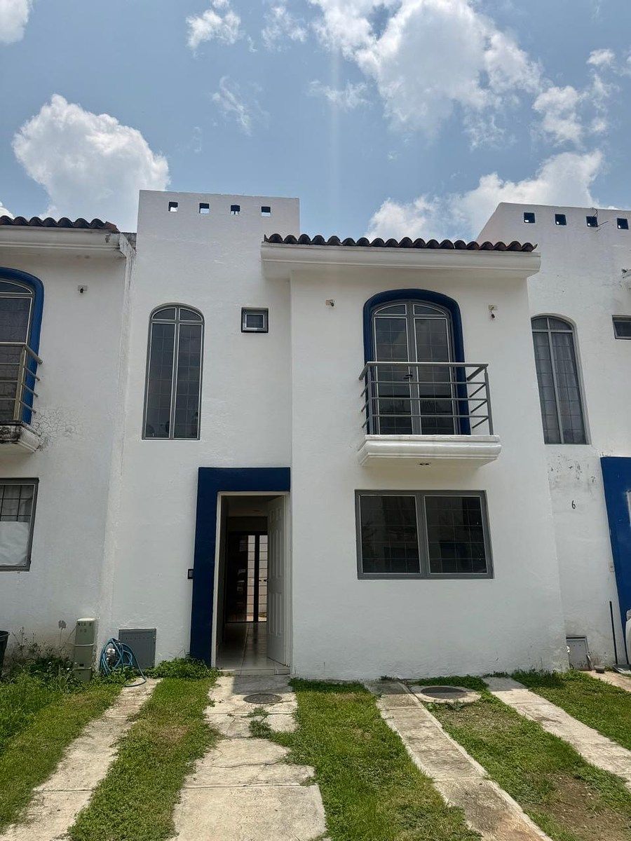 CASA EN VENTA CERCA DE MARIANO OTERO, foto 1 de 13