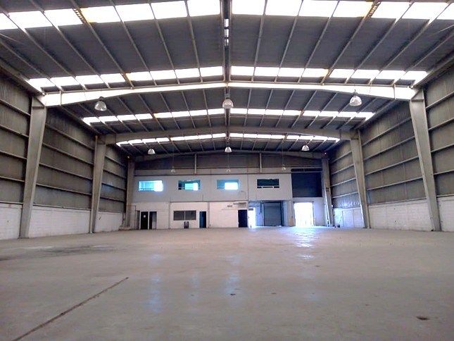 Excelente Armazém Industrial para Alugar em Lerma, foto 1 de 9