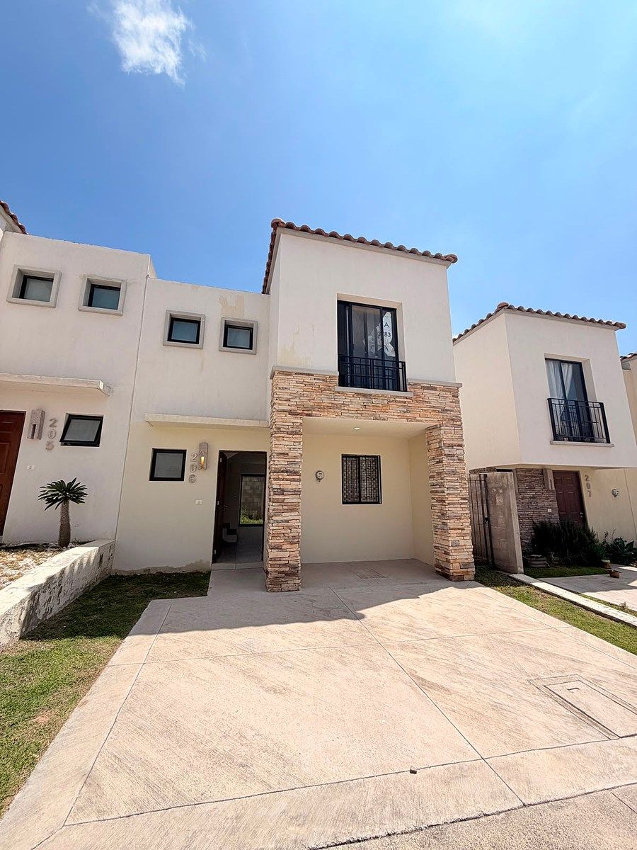 'Casa en venta en Capital Sur, El Marqués, con jardín'