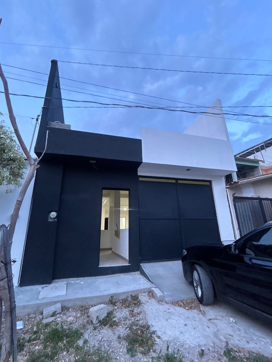 CASA EN VENTA EN CENTENARIO, foto 1 de 12