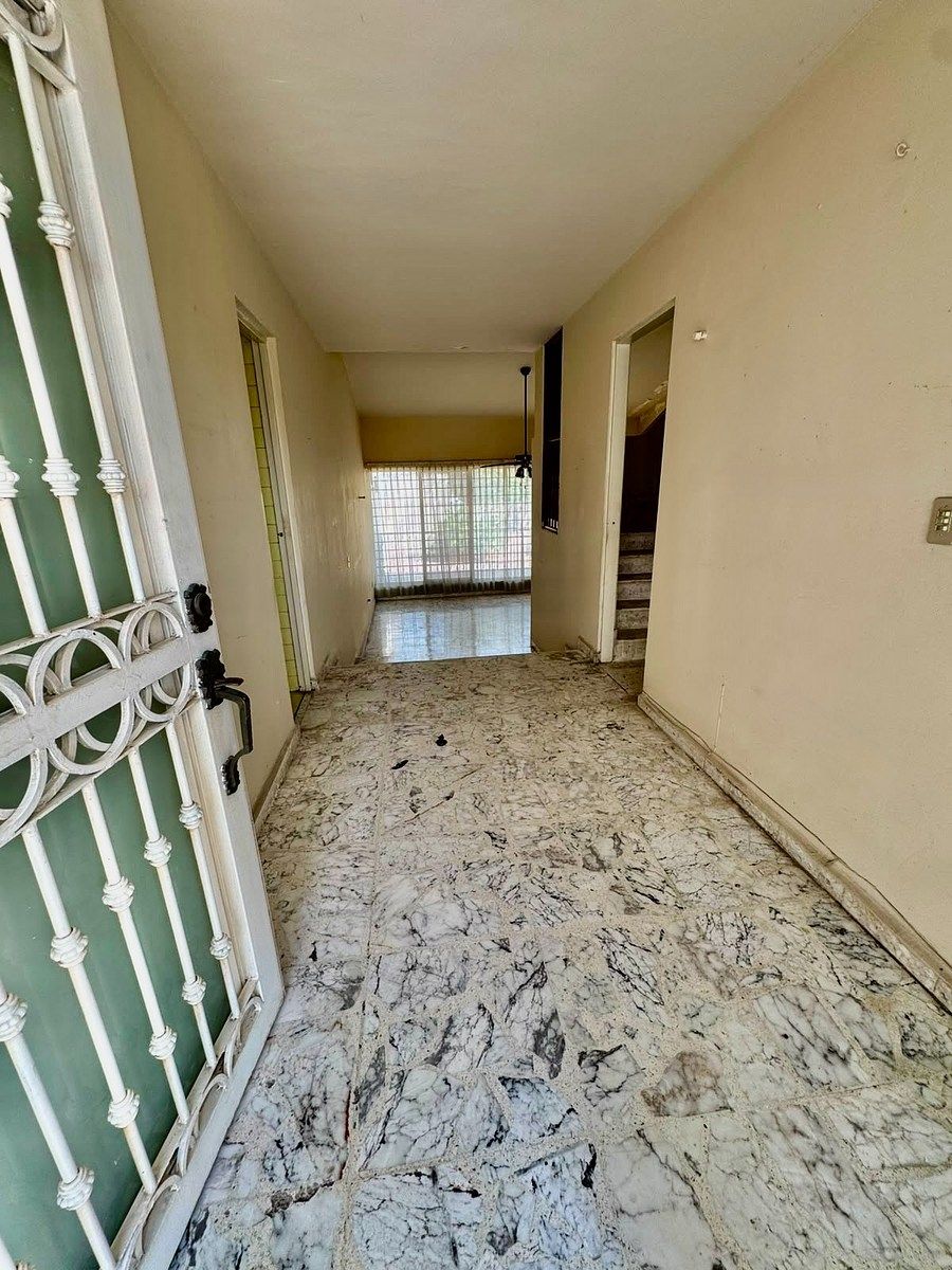 House in Contry la Silla, Guadalupe, photo 2 of 25