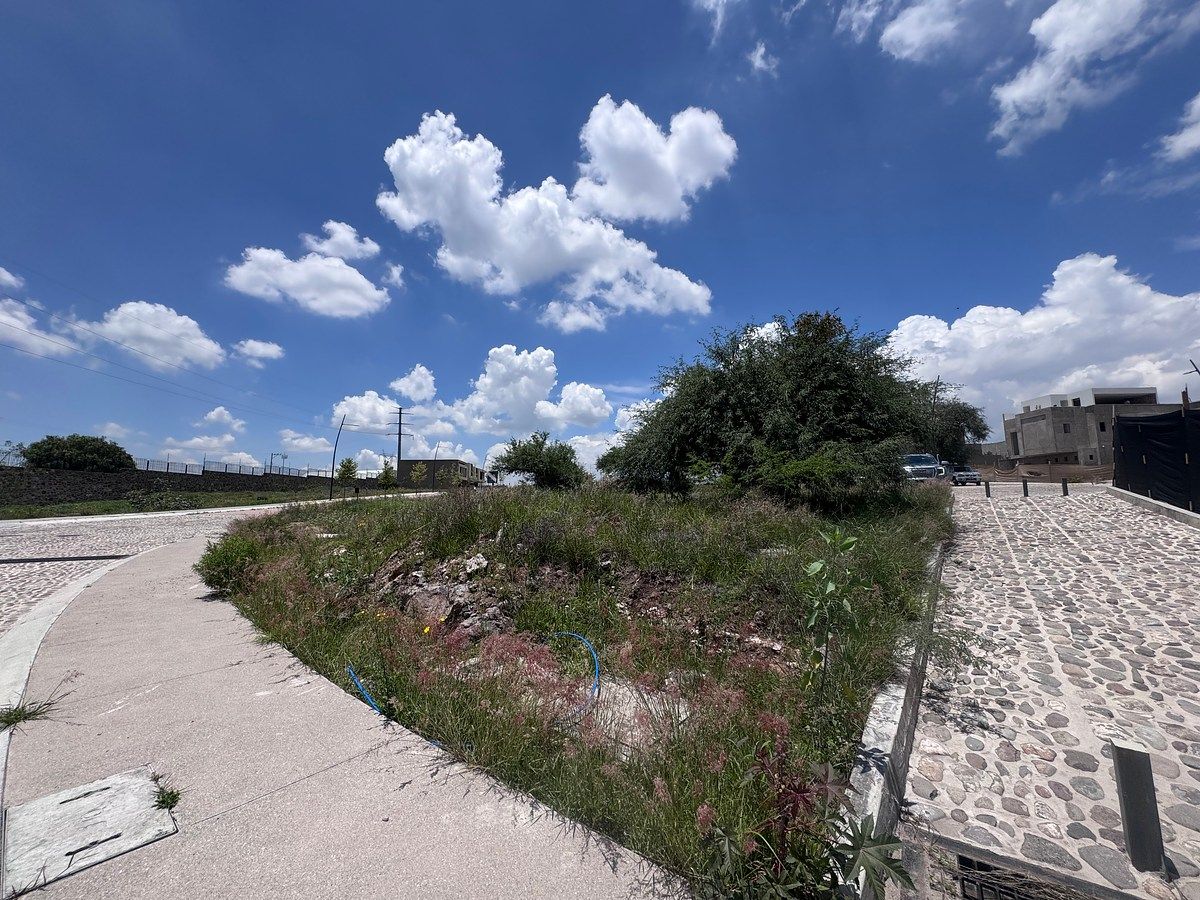 Lot in Lomas del Campanario Norte, Querétaro, photo 3 of 14