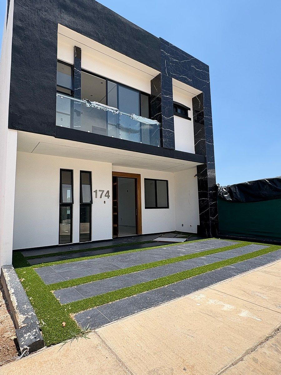 VENTA DE CASA EN CAPITAL NORTE  COTO GRAND, photo 1 of 32
