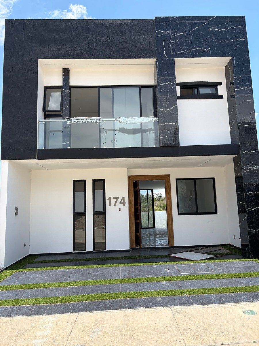 House in Capital Norte, Zapopan, photo 2 of 32