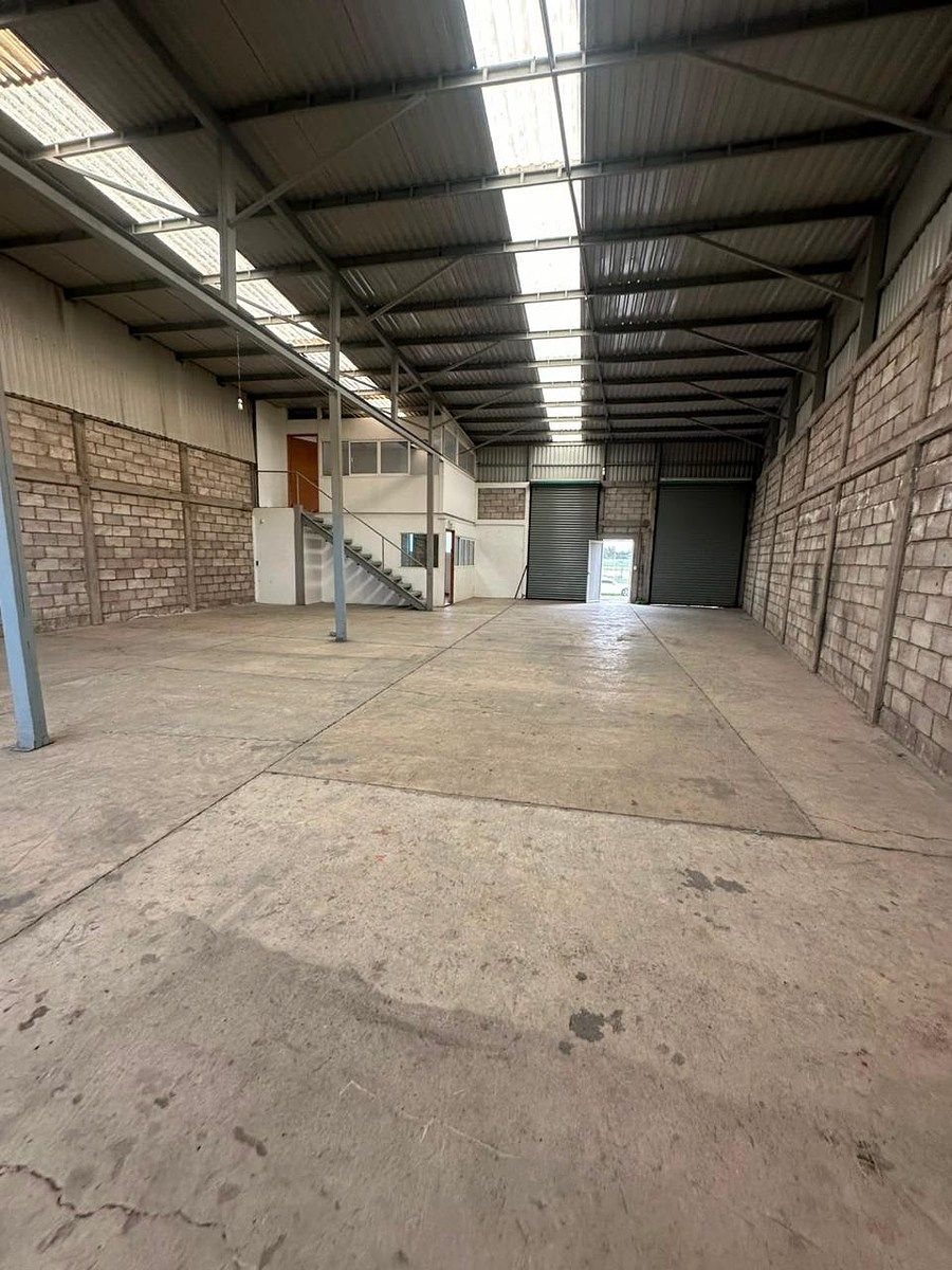 Bodega comercial en Pirámides, Corregidora, foto 11 de 12