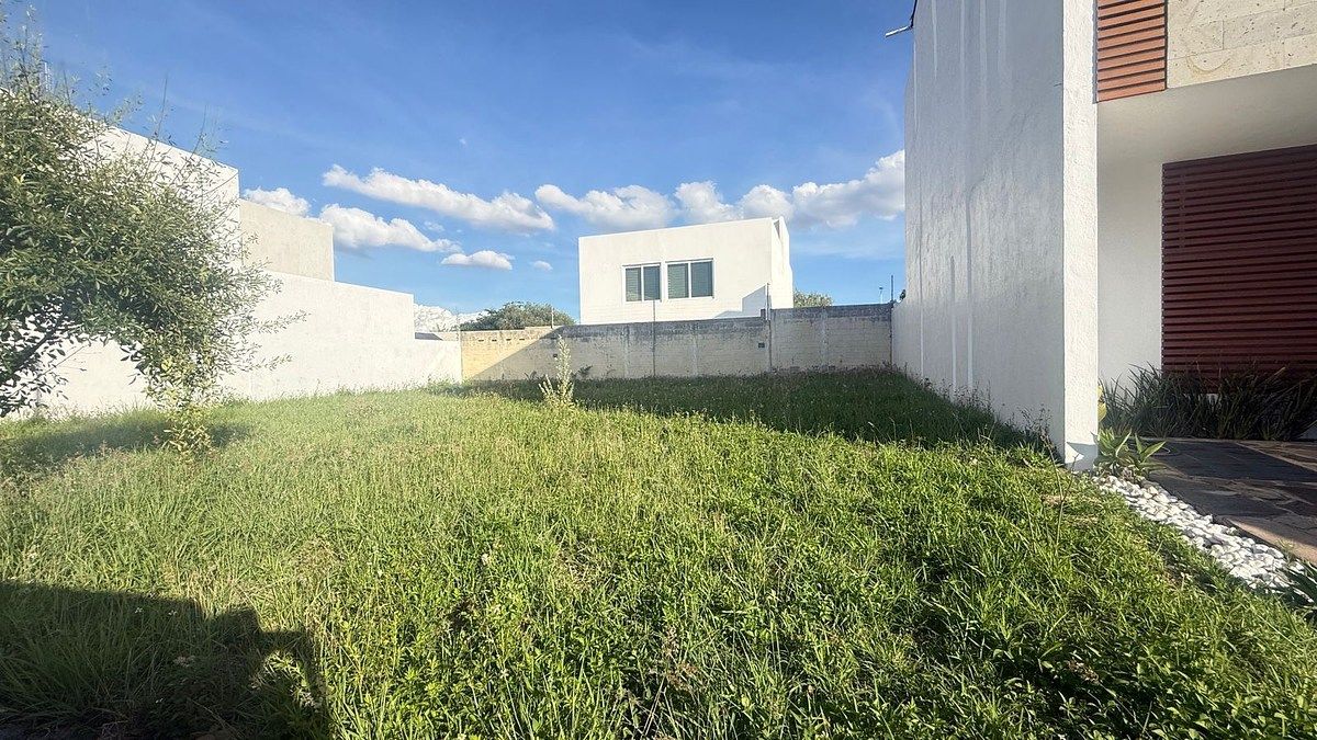 Terreno en venta en coto español frente a parque, foto 1 de 6