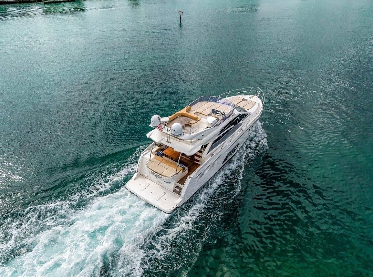 ABSOLUTE 60’ DISCO con Flybridge en MIAMI, foto 1 de 22