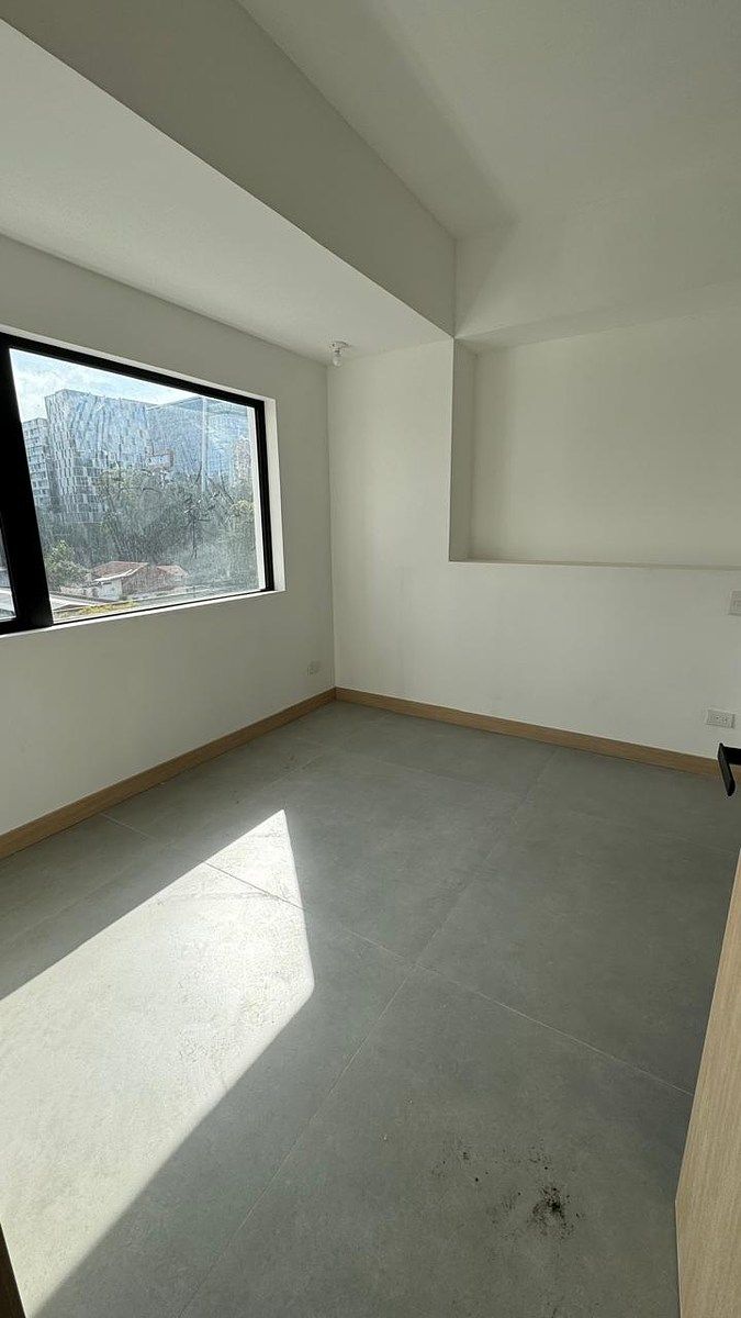 Apartamento en renta amueblado en zona 10 - Miniatura 4