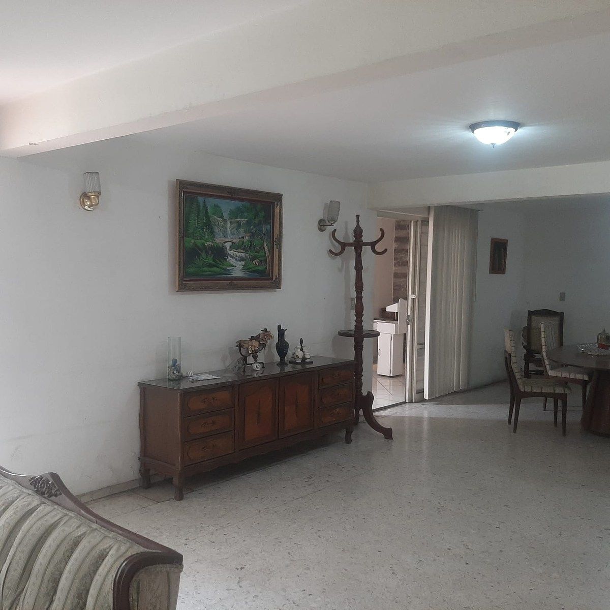 Casa en Jardines del Bosque Norte, Guadalajara, foto 7 de 37